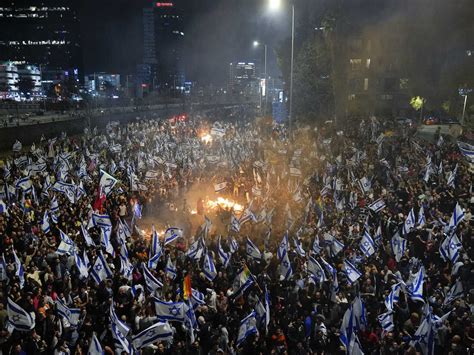 Opposition to Netanyahu plan mounts as unions launch strike
